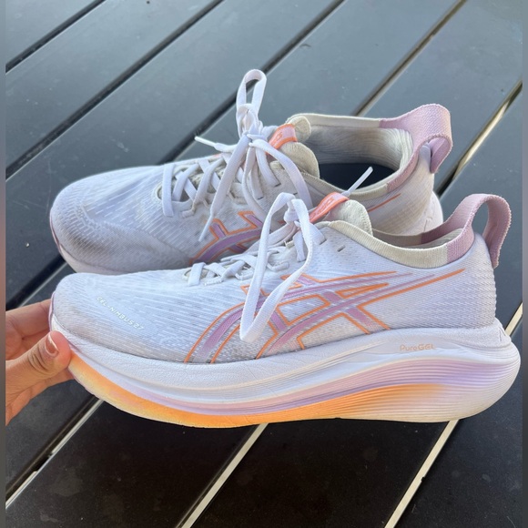 ASICS Women's GEL-NIMBUS 27 Running Shoe - Picture 1 of 12